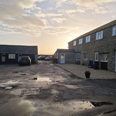 Flamingos Nest Oxford Countryside Apartment Oxford - Bicester Village - Blenheim Palace - Wifi- Free Parking Екстериор снимка