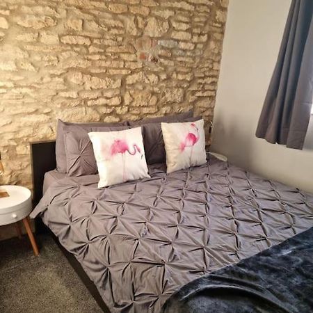 Flamingos Nest Oxford Countryside Apartment Oxford - Bicester Village - Blenheim Palace - Wifi- Free Parking Екстериор снимка