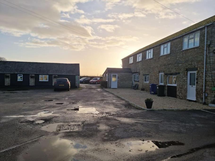 Flamingos Nest Oxford Countryside Apartment Oxford - Bicester Village - Blenheim Palace - Wifi- Free Parking Екстериор снимка