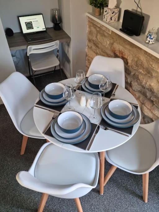 Flamingos Nest Oxford Countryside Apartment Oxford - Bicester Village - Blenheim Palace - Wifi- Free Parking Екстериор снимка